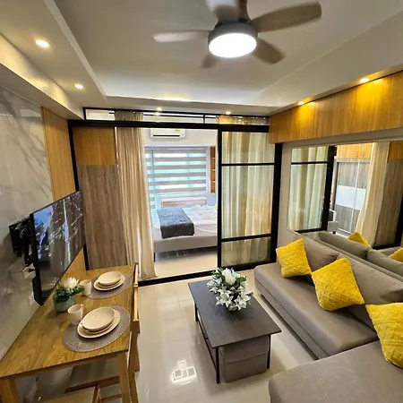Deluxe Room With Parking In Red Residences Chino Roces Ave, Makati By Prime Stay