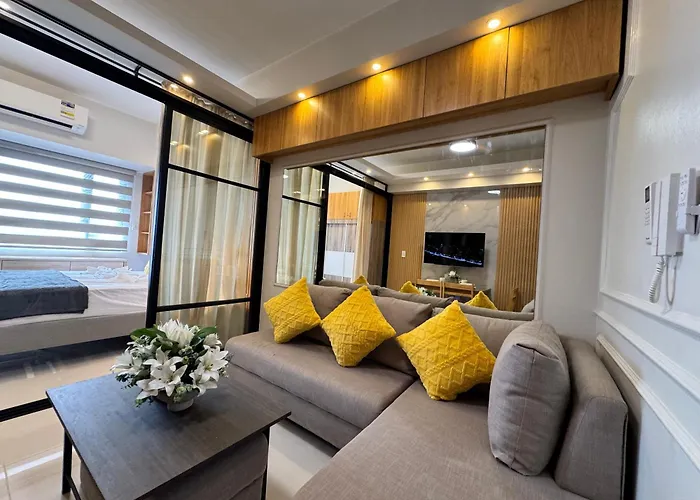Deluxe With Parking In Red Residences Chino Roces Ave, Makati By Prime Appartement *