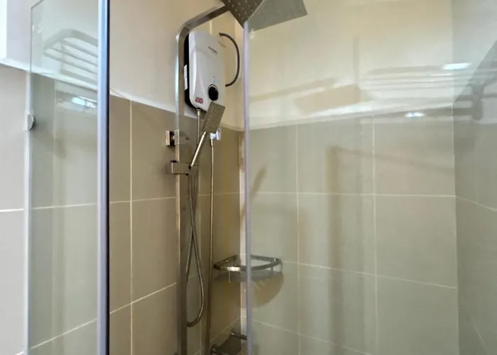 Deluxe With Parking In Red Residences Chino Roces Ave, Makati By Prime Appartement *