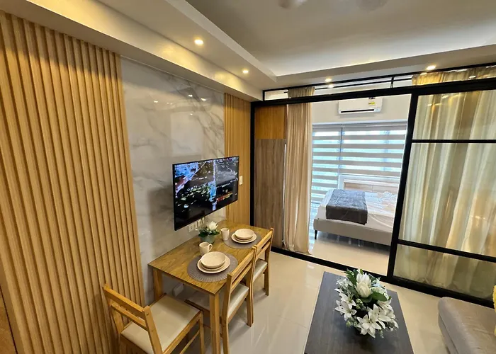 Deluxe With Parking In Red Residences Chino Roces Ave, Makati By Prime *