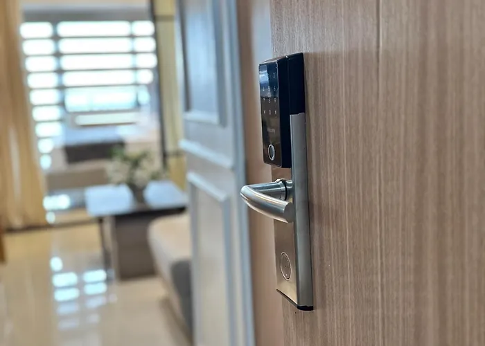 Appartement Deluxe With Parking In Red Residences Chino Roces Ave, Makati By Prime *