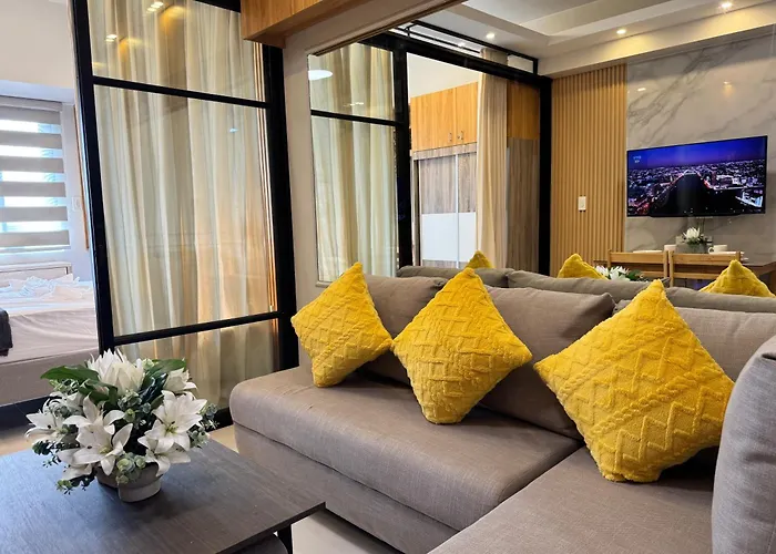 Deluxe With Parking In Red Residences Chino Roces Ave, Makati By Prime Appartement