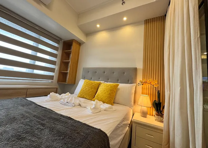 Deluxe With Parking In Red Residences Chino Roces Ave, Makati By Prime Appartement Manille