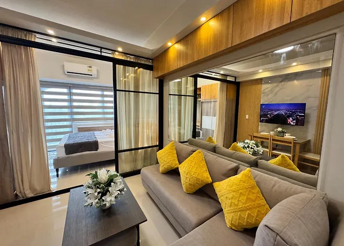 Deluxe With Parking In Red Residences Chino Roces Ave, Makati By Prime