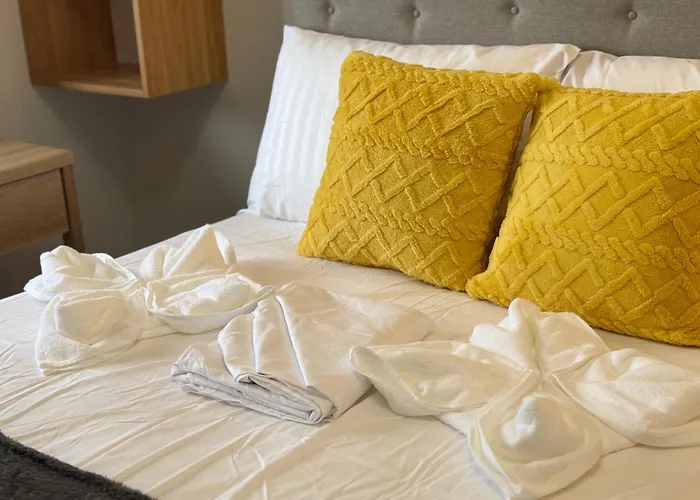 Appartement Deluxe With Parking In Red Residences Chino Roces Ave, Makati By Prime Manille