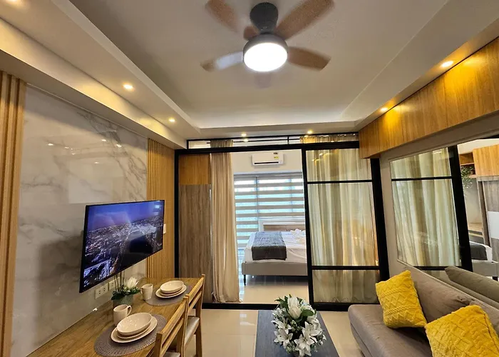 Appartement Deluxe With Parking In Red Residences Chino Roces Ave, Makati By Prime Manille