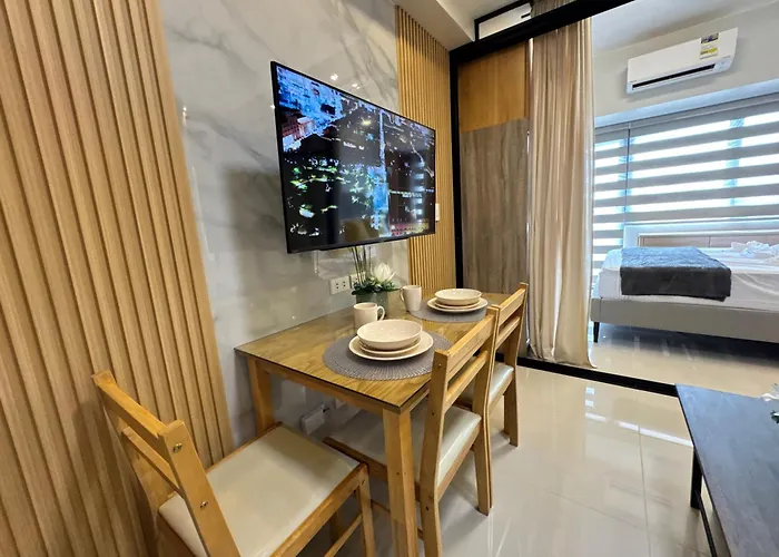 Appartement Deluxe With Parking In Red Residences Chino Roces Ave, Makati By Prime