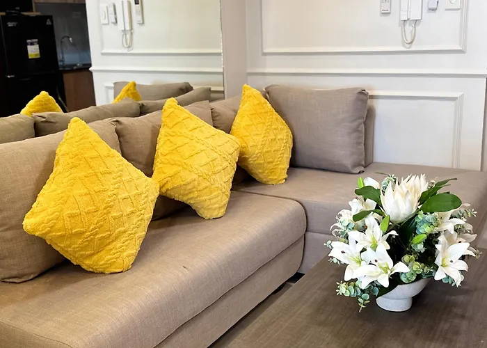 Deluxe With Parking In Red Residences Chino Roces Ave, Makati By Prime Appartement Manille