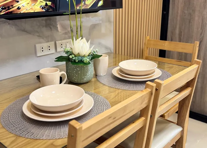 Deluxe With Parking In Red Residences Chino Roces Ave, Makati By Prime Appartement *