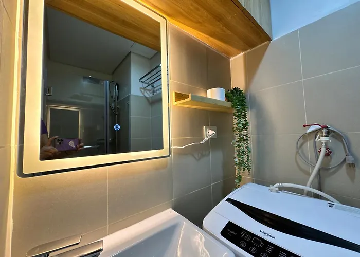 Deluxe With Parking In Red Residences Chino Roces Ave, Makati By Prime Appartement Manille