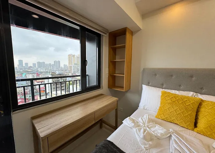 Deluxe With Parking In Red Residences Chino Roces Ave, Makati By Prime
