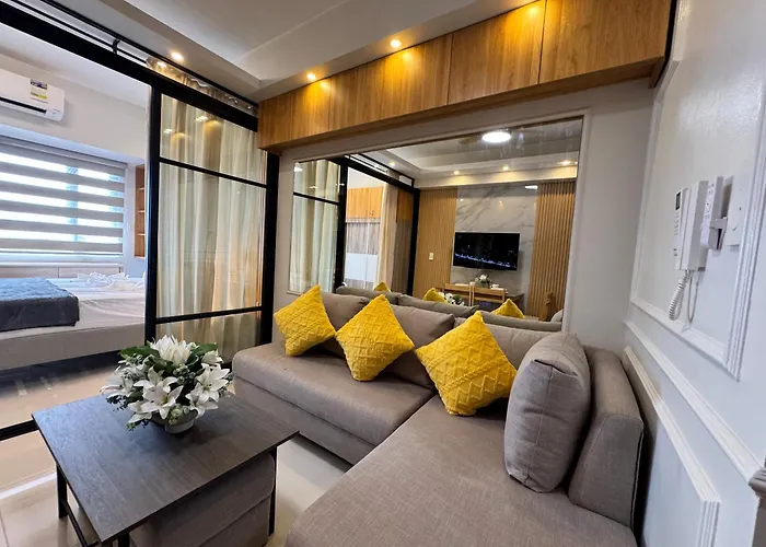 Deluxe With Parking In Red Residences Chino Roces Ave, Makati By Prime Appartement *