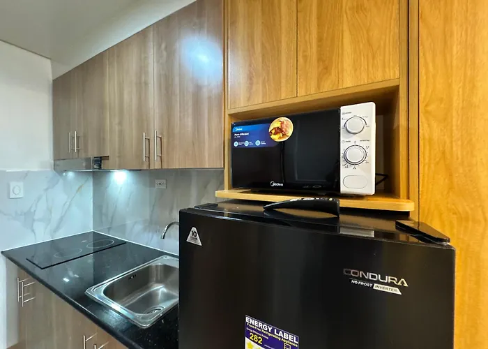 Appartement Deluxe With Parking In Red Residences Chino Roces Ave, Makati By Prime *