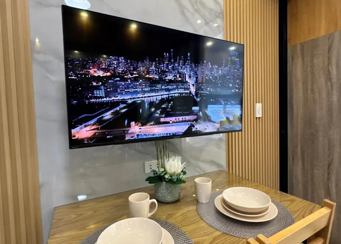 Deluxe With Parking In Red Residences Chino Roces Ave, Makati By Prime Manille