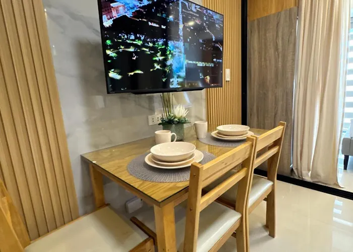 Deluxe With Parking In Red Residences Chino Roces Ave, Makati By Prime * Manille