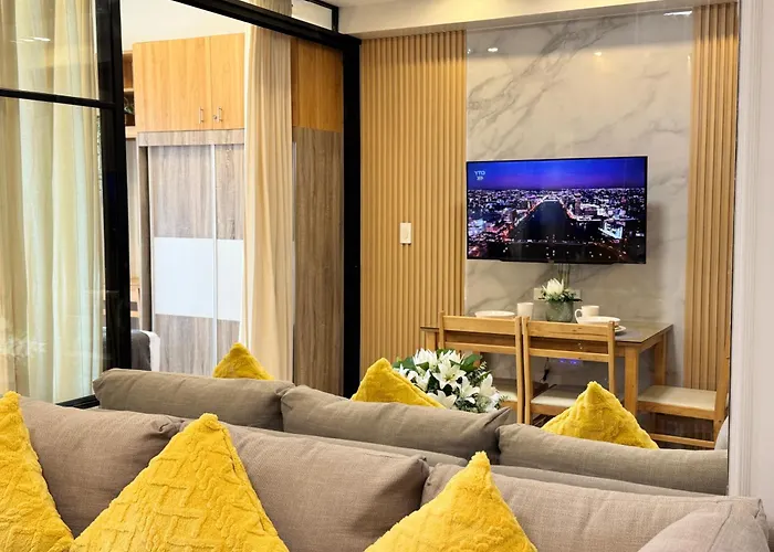 Deluxe With Parking In Red Residences Chino Roces Ave, Makati By Prime * Manille